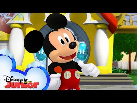 Holiday Mickey Mornings ❄️ | Music Video | Mickey's Holiday Party | Disney Junior