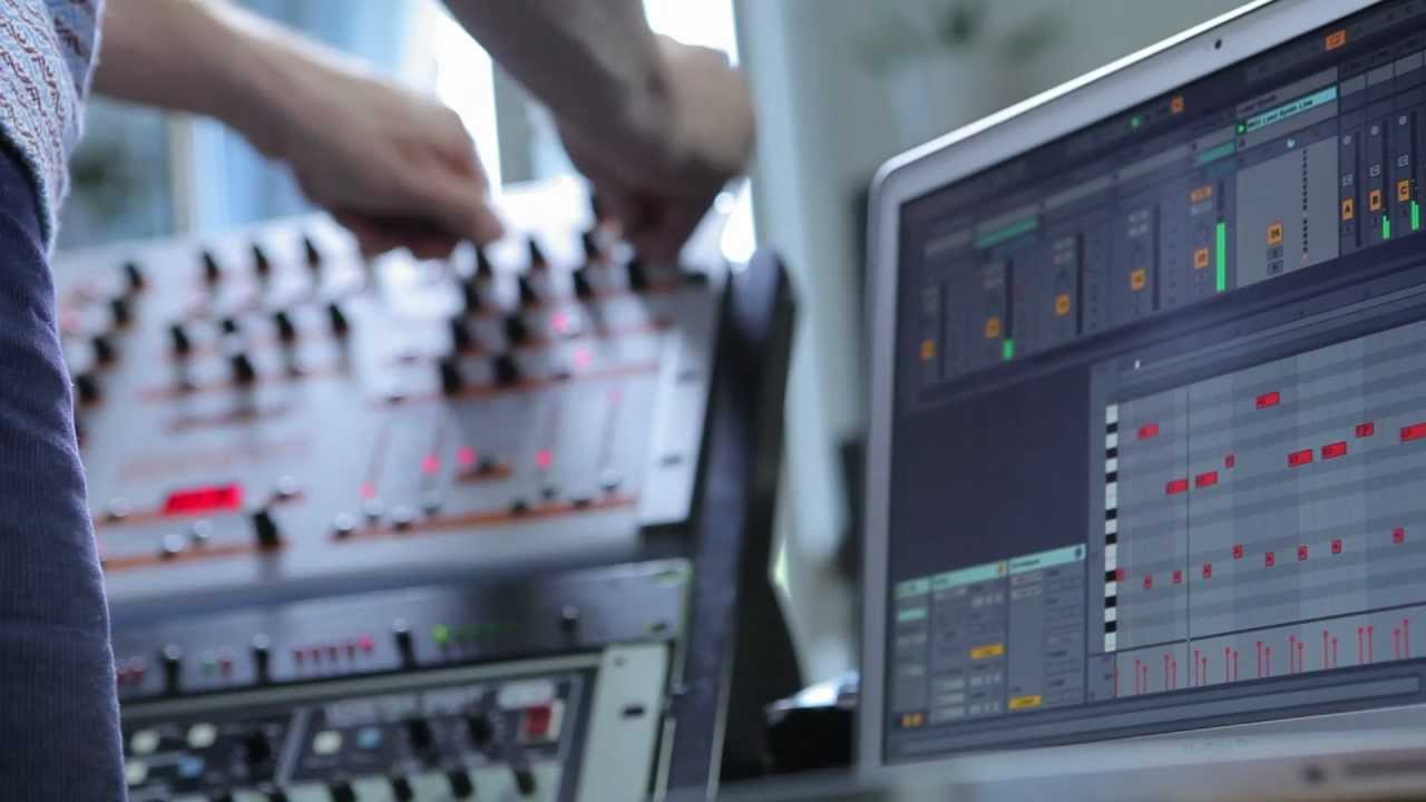 New in Ableton Live 9 - YouTube