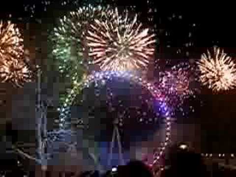 2007 New year fireworks - London Eye