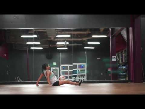 2019 Red Bull Street Style Qualification Battle Anastasia (Italy) vs Caitlyn (USA)