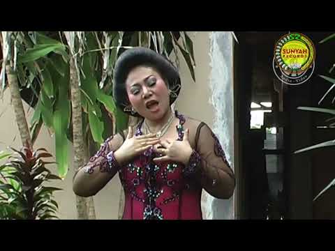 Aniek Sunyahni - Saktengahing Laut (Official Music Video)