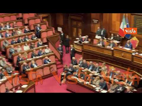 Meloni: Non rimpiango il muro di Berlino. Standing ovation dei Senatori in Aula