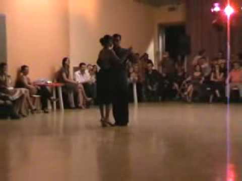  Roxana Suarez  and  Sebastian Achaval  are  dancing  to  the  tango  "  Carton Junao  "