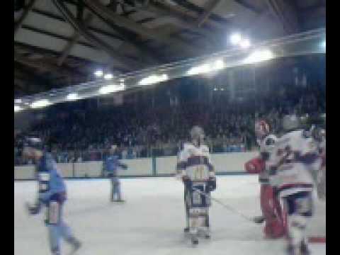 Antonin MANAVIAN n°44 Embrouille hockey_20.42.3gp