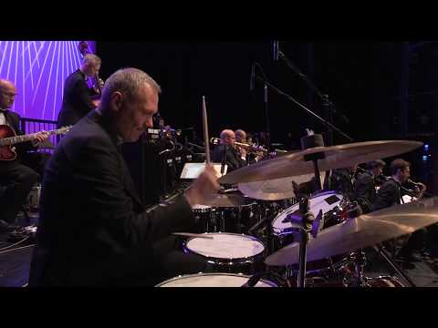 THILO WOLF BIG BAND: Hittin Twelve (Count Basie)