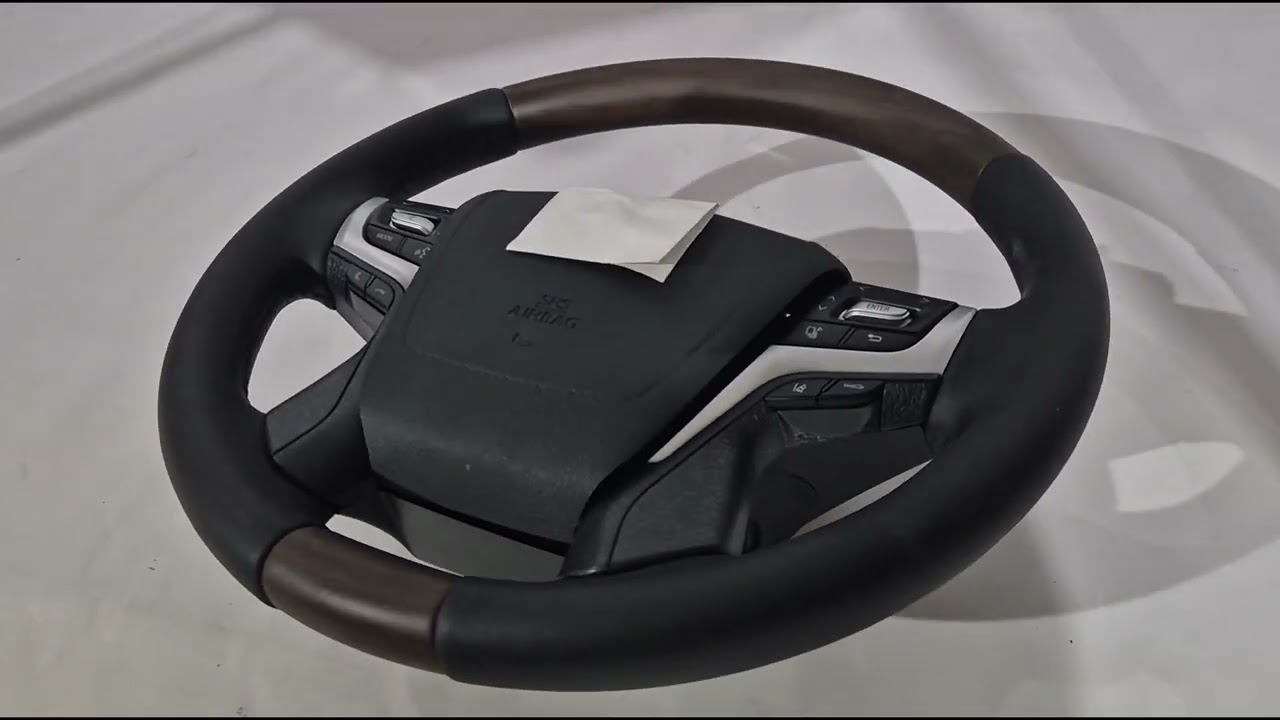 Toyota Land Cruiser 200 2007-2021 гг. Руль с подогревом (темное дерево) Video 1