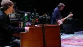 Eric Clapton and Steve Winwood - After Midnight (Live from Madison Square Garden 2008)