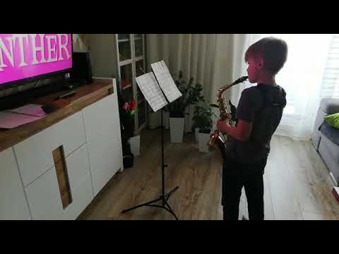 Maksymilian Wełniński 8 lat (MaksSax). Nauka gry na saksofonie. Utwór: różowa pantera