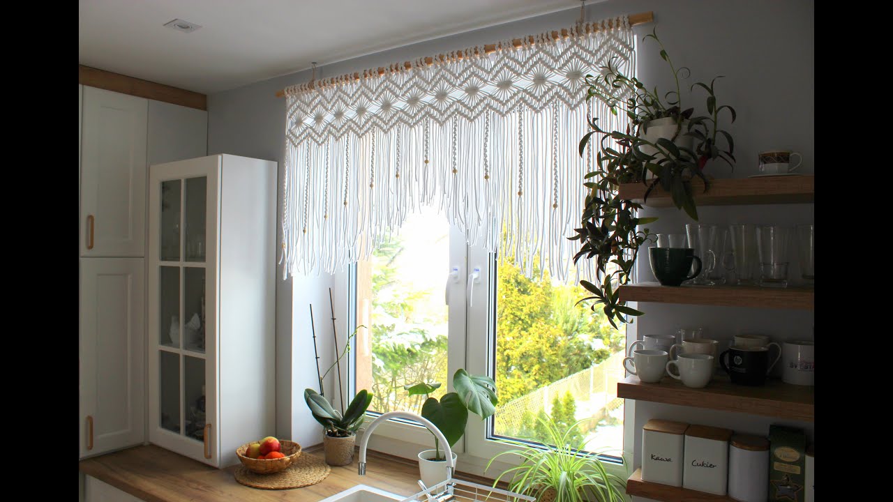Firanka do kuchni makrama, biała, krótka, nowoczesna.