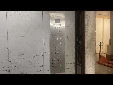 Amtech Hydraulic Modded "Annoying" Freight Elevator | King of Prussia Mall | King of Prussia, PA