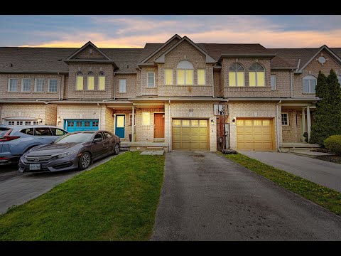 8 Dooley Crescent, Ajax