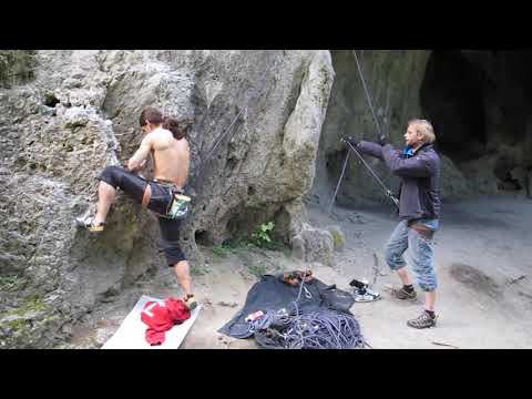 Ioni climbing Panda in Frankenjura