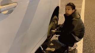 車パンクしました。