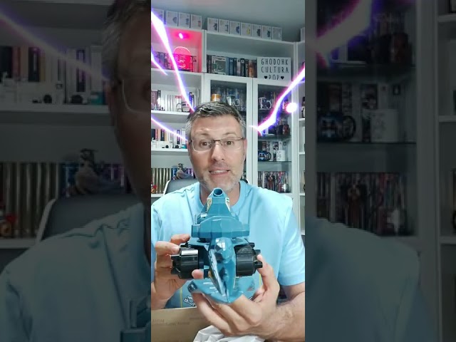 Vídeo relacionado con Masters of the Universe Figura de Acción He-Man - Con Armadura Grayskull y 2 Accesorios - 13,9 cm - Regalo para Coleccionistas y Niños de 4+ Años