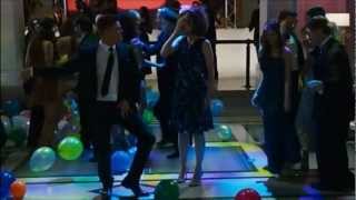 New Year&#39;s Eve : (Dance Party Scene) &quot;Raise Your Glass&quot;