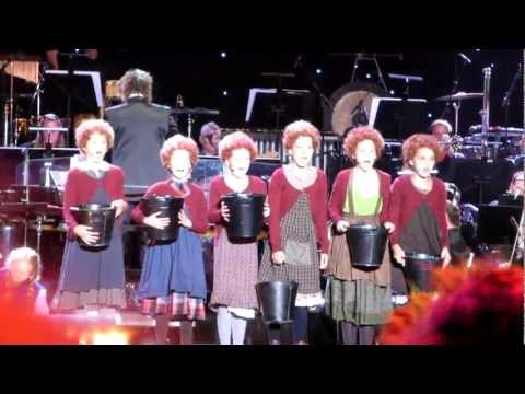 Musical Sing-Along 2012, Annie, live show