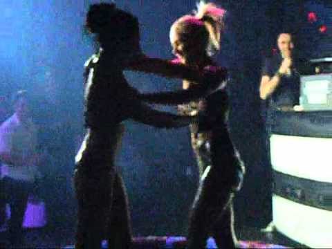 RoyaltyBoy V-blog: „Sexy Kombat " Chocolate & Champagne