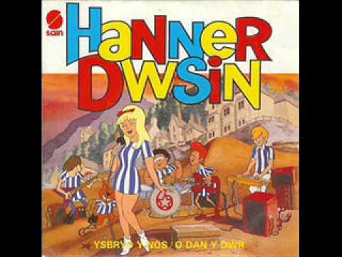 Hanner Dwsin - O Dan Y Dwr