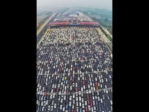 Пробка на шоссе на 50-полос в Китае