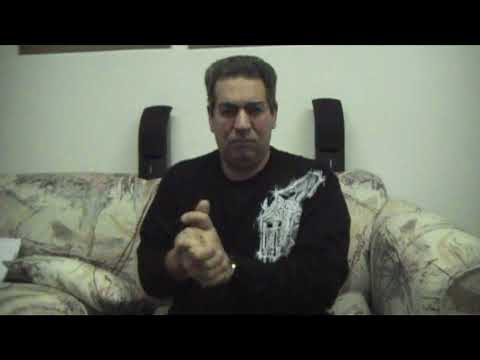 manualist plays the ventures - diamond head - on his hands!