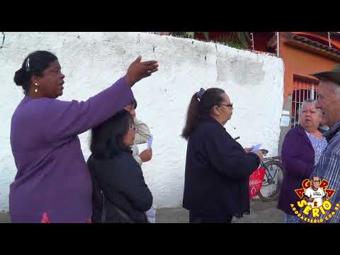 Idosos , gestantes , Mulheres com crianças no colo tudo na mesma Fila da Agunia