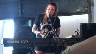 Slingshot Dakota - "Doreen" Live