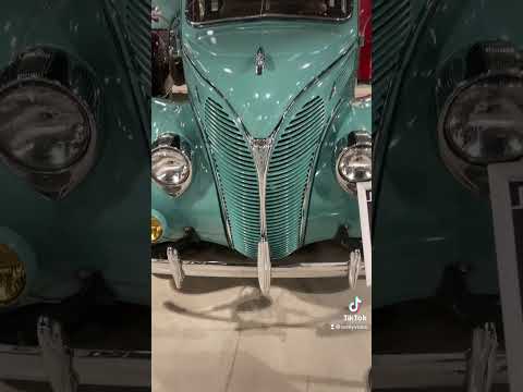 1938 Ford deluxe
