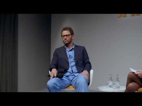 The square - Tourette syndrome scene