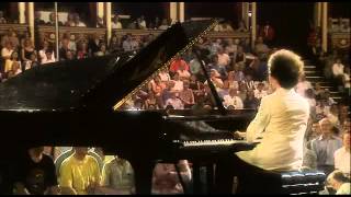 EL NIÑO PRODIGIO SE CONVIERTE EN EL MEJOR PIANISTA DE RUSIA