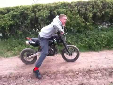 download lagu mp3 mp4 Bukes, download lagu Bukes gratis, unduh video klip Bukes