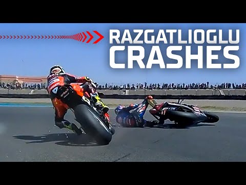 HUGE TWIST in the title fight as Razgatlioglu crashes out of Race 1 🤯 | #ARGWorldSBK
