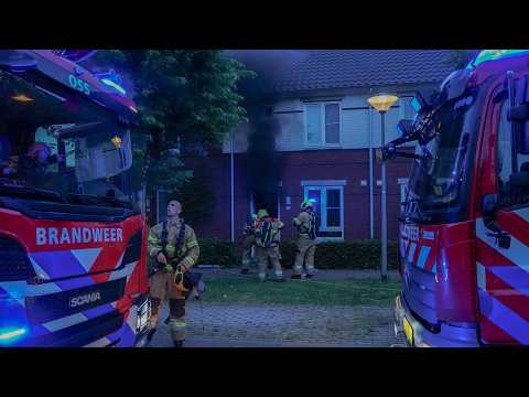 Osse Brandweer met spoed naar een Woningbrand aan De Kas in Oss
