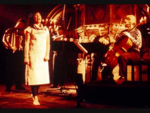 Björk & Brodsky Quartet - Anyone Who Had A Heart
