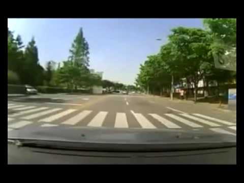 Insurance Scam From Pedestrian Recorded With Vehicle Dash Camera