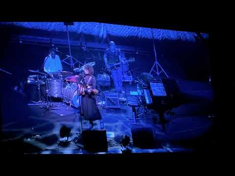 Norah Jones & Rodrigo Amarante (Falling) feat. Jesse harris / Waiting  - São Paulo (08/12/2019)