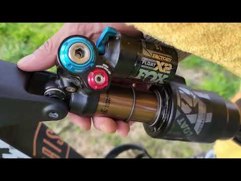 Fox float x2 sucking or squishing noise