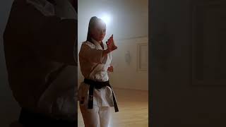 Download lagu Karate sabuk hitam ,yg ngerti pasti paham gerakan ini #karate #sabuk #jurus #kudakuda #short mp3