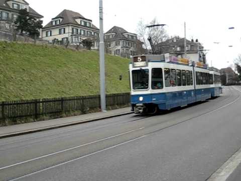Tram2000 der Linie 5 in der Gloriastrasse in Zürich