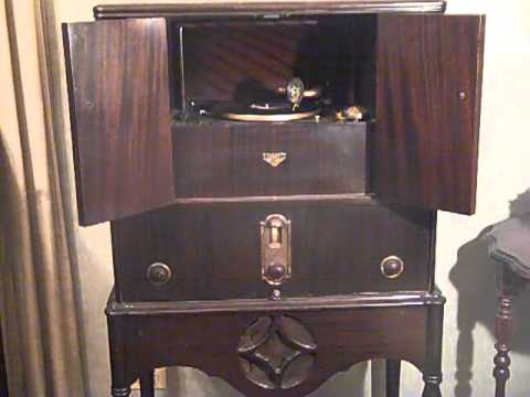 CARL FENTON'S ORCHESTRA - LEAVE ME WITH A SMILE - ROARING 20'S VICTROLA RADIOLA