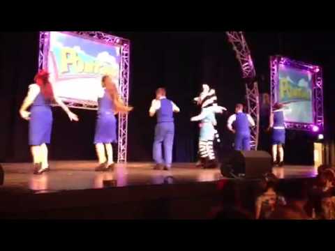 Pontins Bluecoats dancing to hold ya head :)