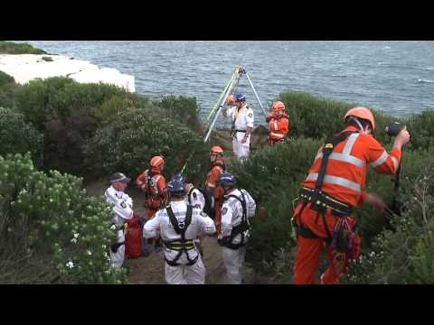 Bundeena walking Track - walker falls off cliff
