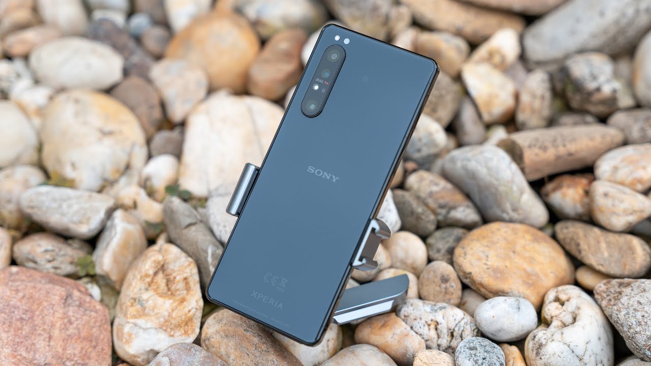 Sony Xperia 1 II Review - Refreshingly Old School