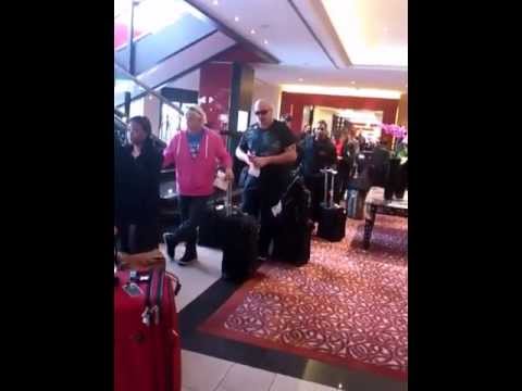 WWE Wrestlemania Revenge Tour 2012 Berlin, Germany/ Ankunft im Hotel