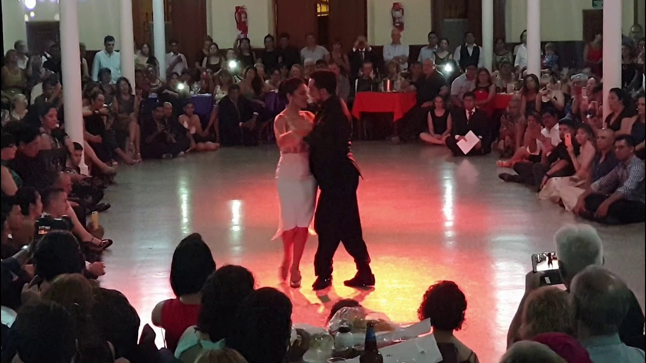 Clarisa Aragón & Jonathan Saavedra - Cabeza De Novia - Discover www.chiquedancewear.com