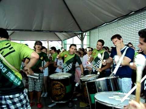 Bateria Queixada no Vestibular de Medicina da UNIC 12/2011 3