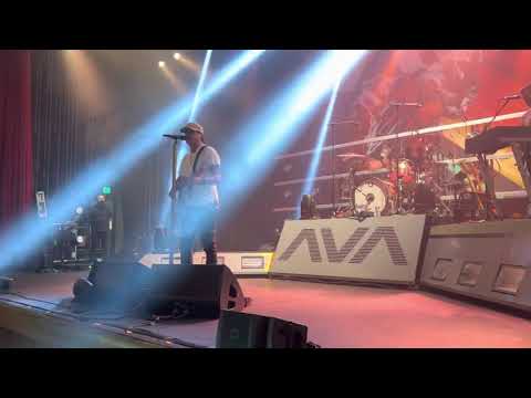 Angels & Airwaves Soundcheck - Paralyzed