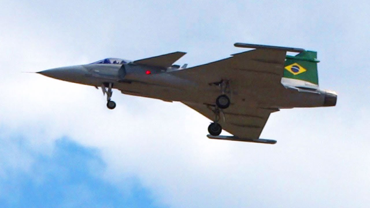 Primeiro Gripen NG Brasileiro Chegando em Brasília
