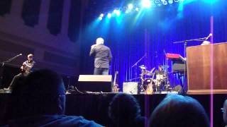 Taylor Hicks Takin It To The Streets