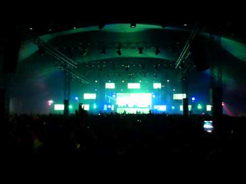 Nicky Romero plays Laidback Luke feat. Chuckie & Martin Solveig - 1234 (live @ Balaton Sound 2012)