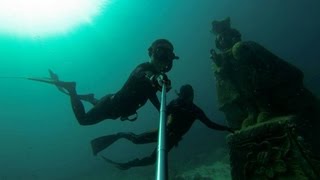 preview picture of video 'FREE DIVING AT BIEN UNIDO, BOHOL. UNDERWATER SANTO NINO (BABY JESUS)'